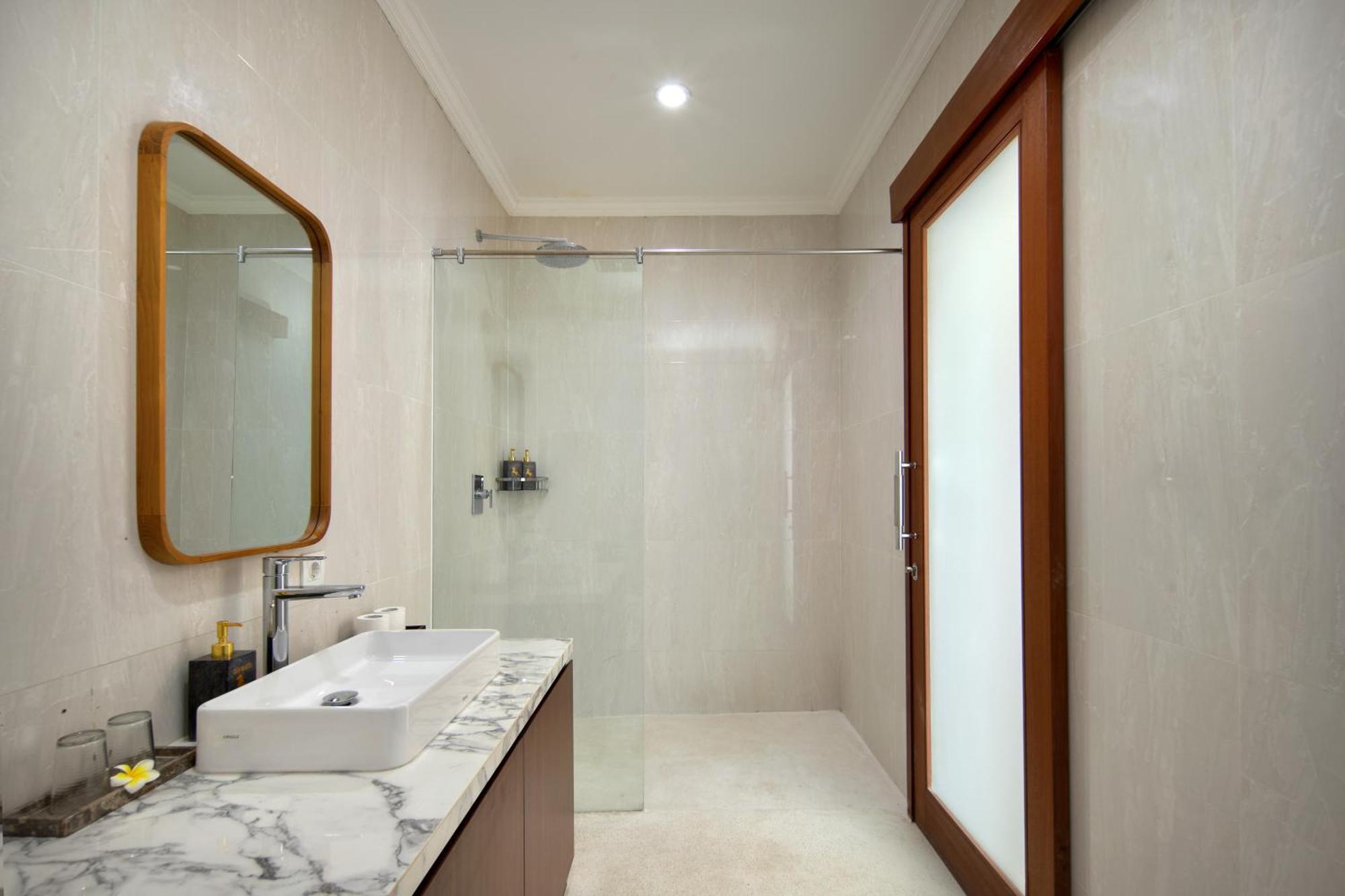 Daha Mansions Seminyak Villa Екстериор снимка